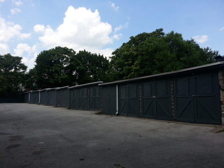 Garage Pic - Line of Garages